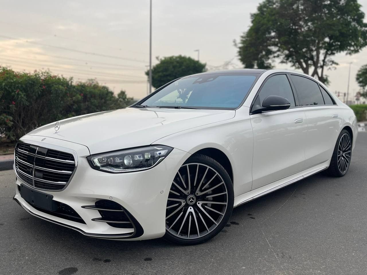 Mercedes S-Class 580 - Image 3