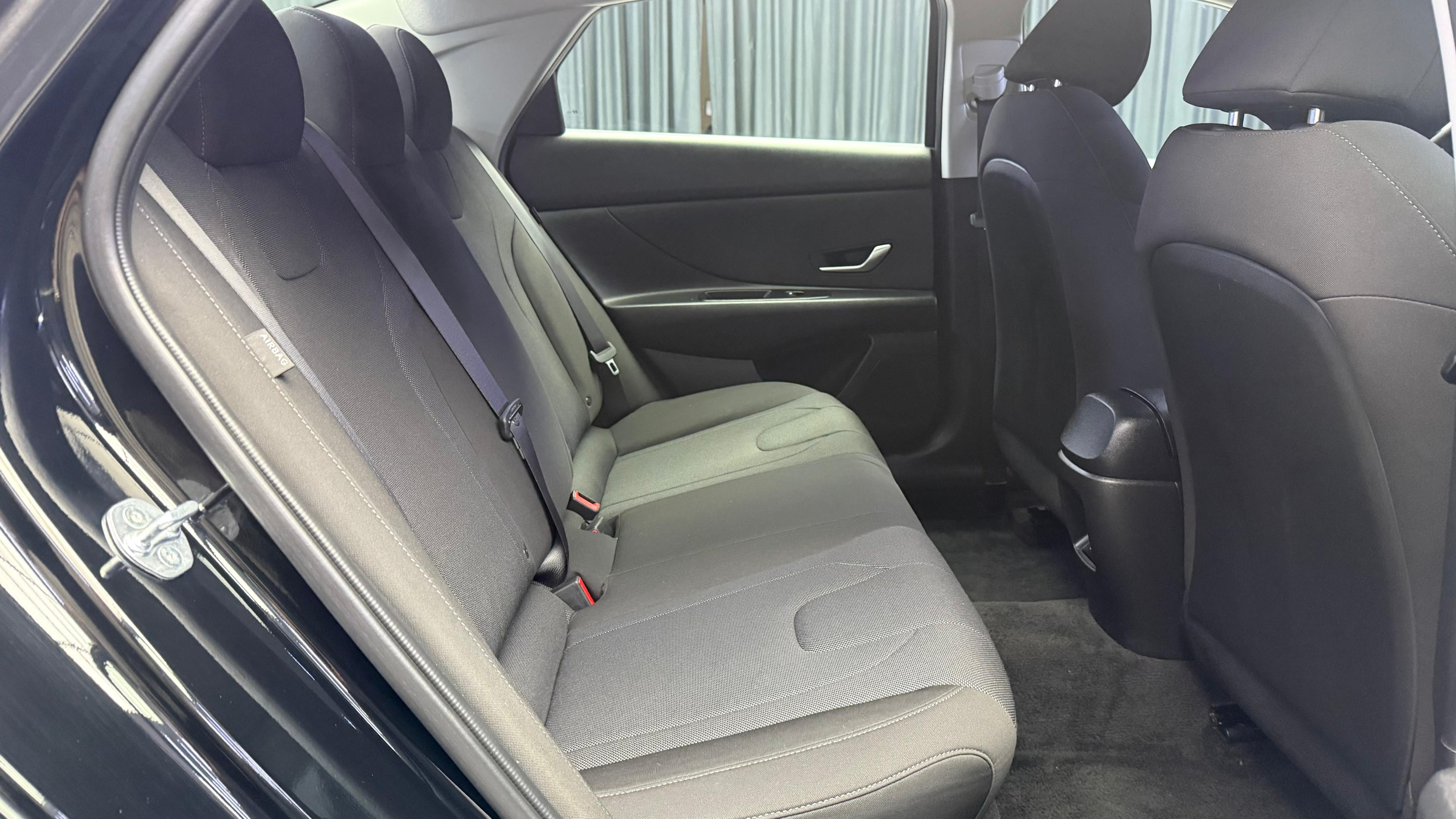 Hyundai Elantra - Image 5