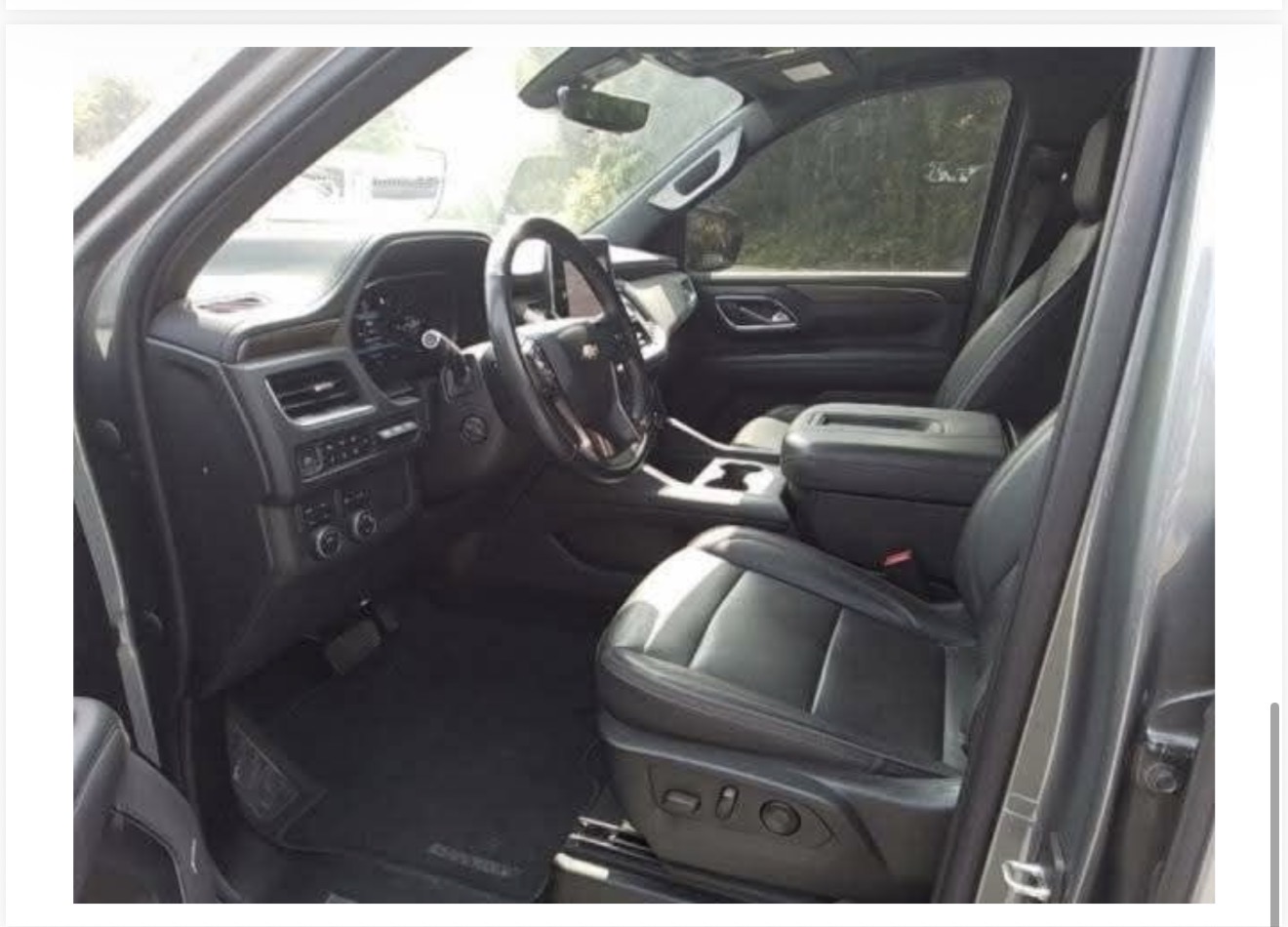 Chevrolet Suburban  - Image 4