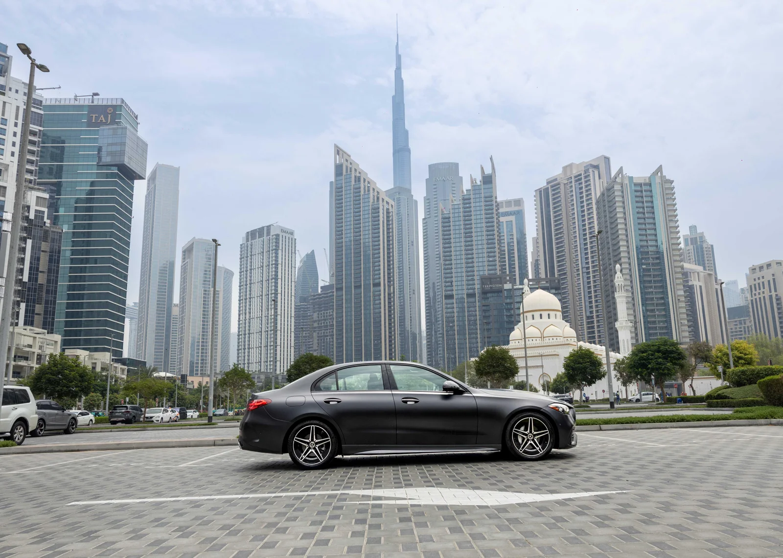 Mercedes  C300 4MATIC - Image 2