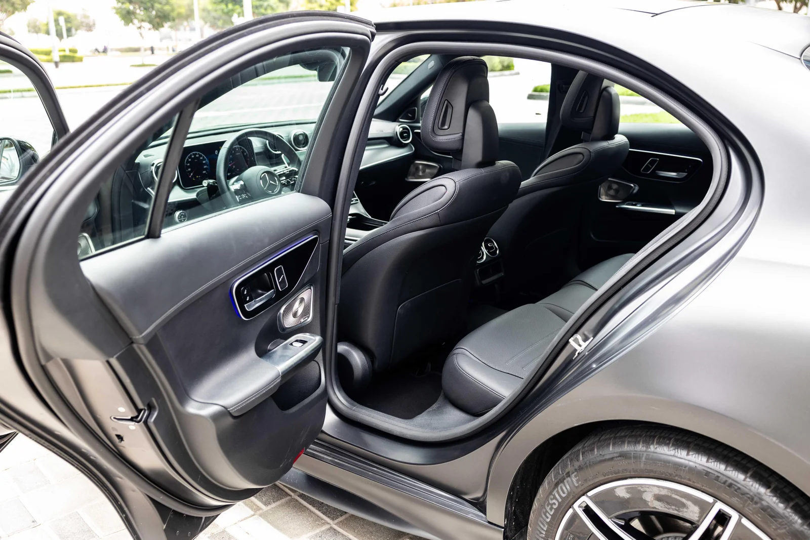 Mercedes  C300 4MATIC - Image 4