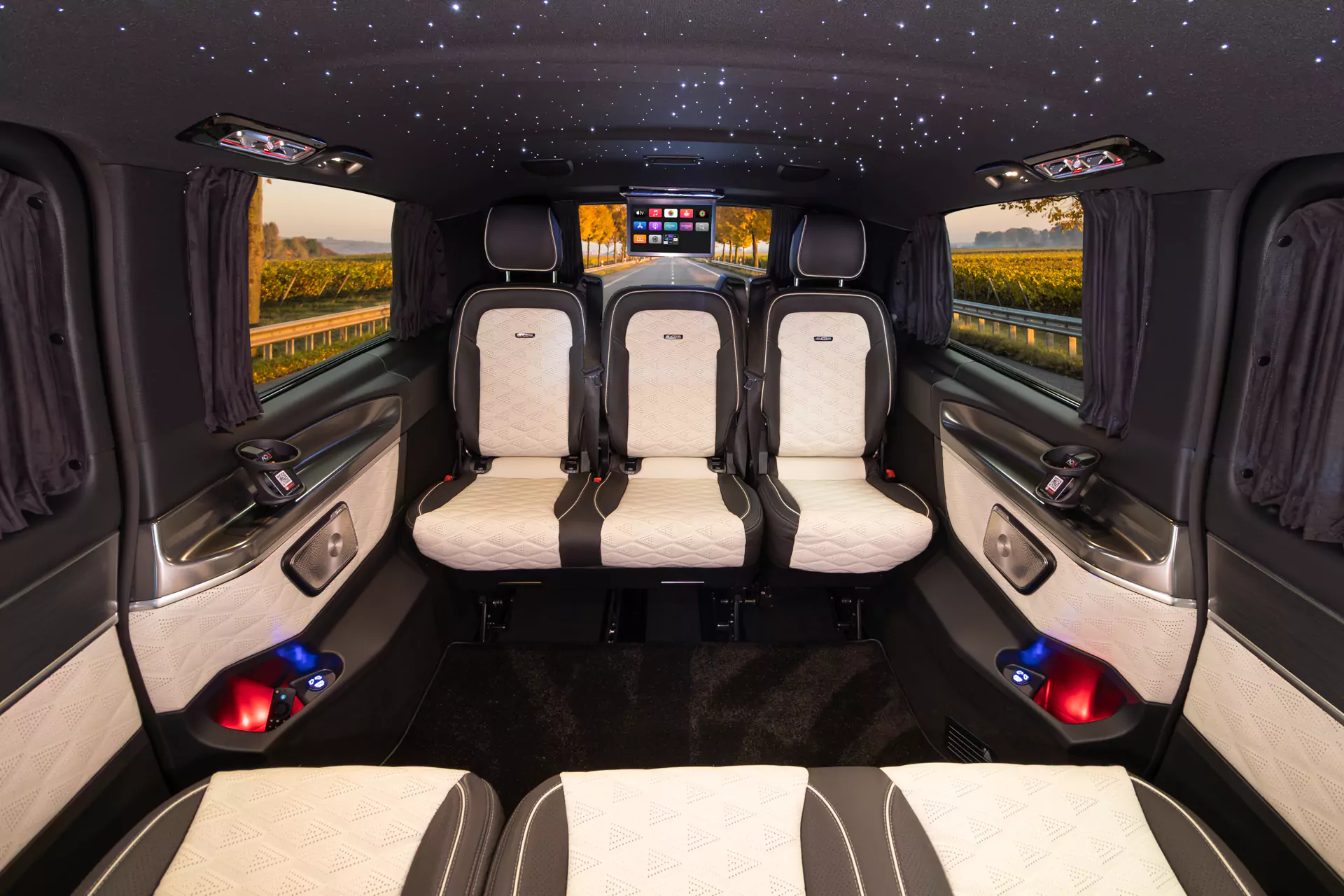 V Class Mercedes  - Image 3